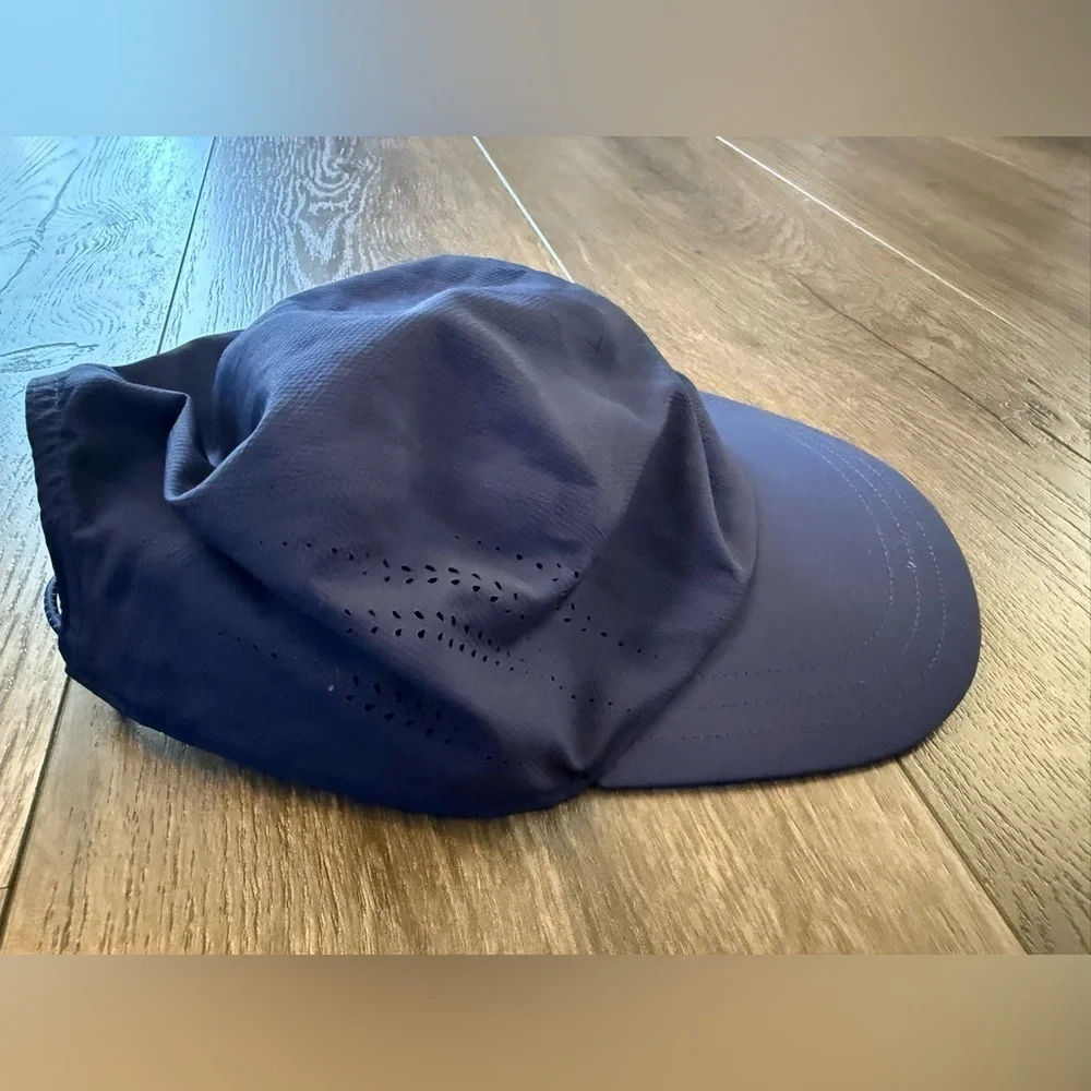 Athleta Ultra Light Run Cap 3.0 Dark Blue - Picture 6 of 6